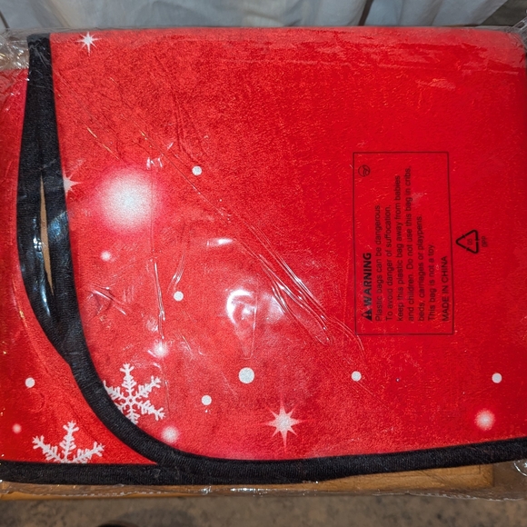 Festive Red Holiday Rug - Picture 2 of 2